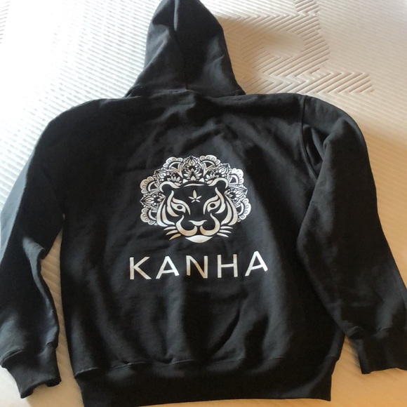 New Hoodie for sale. - Picture 4 of 4